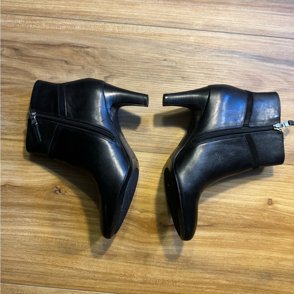 Lauren Ralph Lauren Black Leather Ankle Booties with Side Zip - Picture 2 of 13